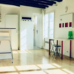 Cosy 25 Sqm In Heart Of Paris